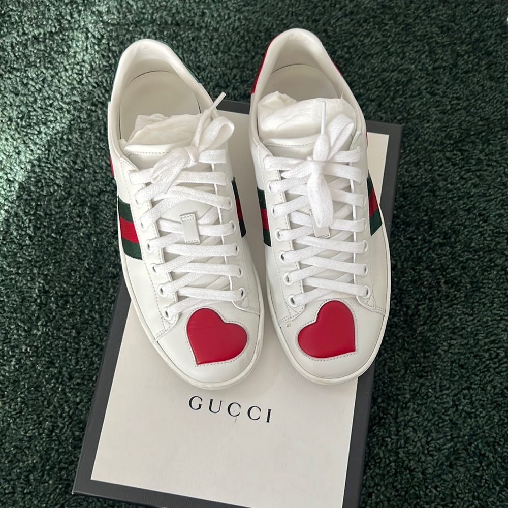 Gucci heart sneakers